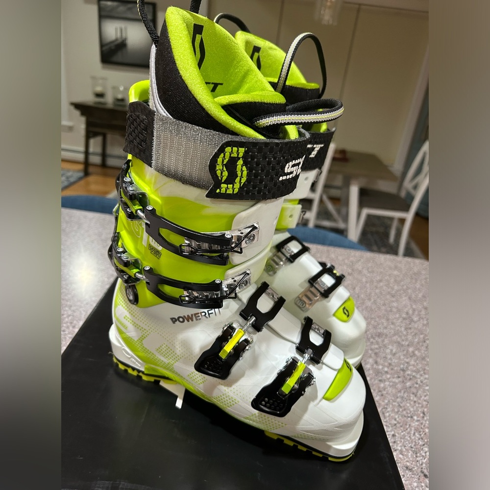Scott G110 Powerfit Alpine Ski Boots, Size 24.5, EUC